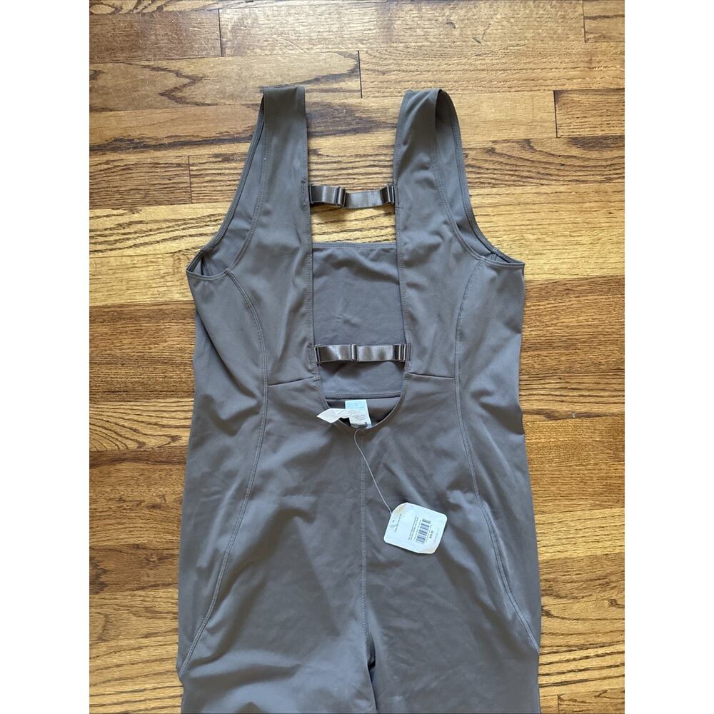 Fabletics Tyra One Piece 7/8 Frontier Green Active Jumpsuit Women's XL C14 - Picture 3 of 9